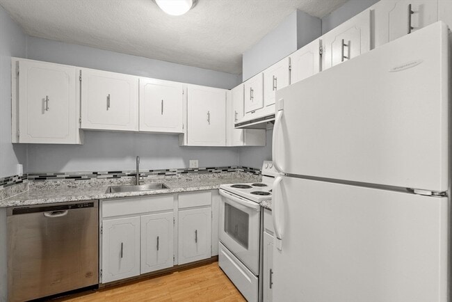 Building Photo - 245 Sea St