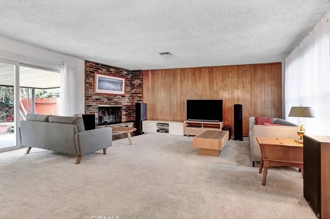 Building Photo - 6519 Hanna Ave