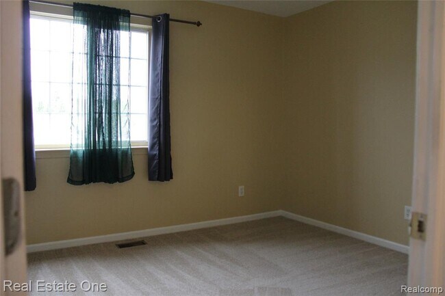 Building Photo - 40690 Bluesprings Ct