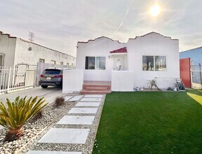 Building Photo - Charming 4BR House in Los Angeles