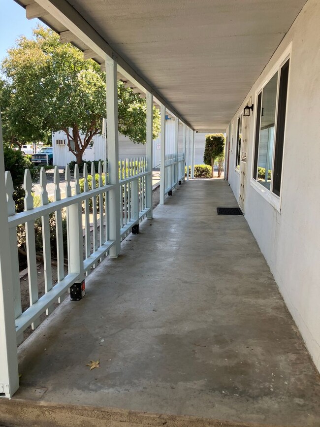 Building Photo - 931 Reno Ave