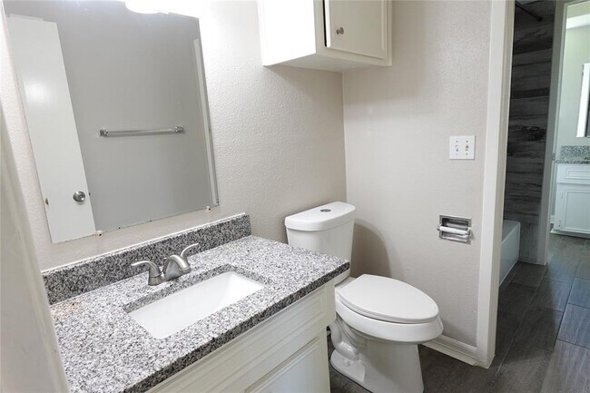Building Photo - 7215 Haverton Dr