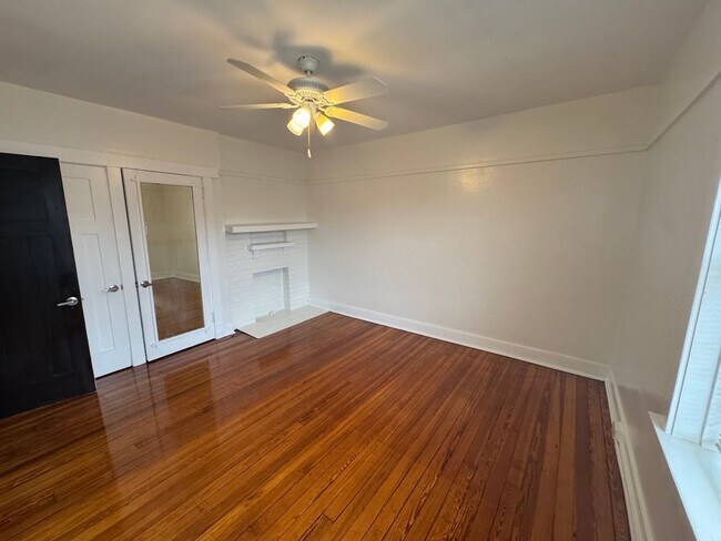 Building Photo - 1651 Chislett St
