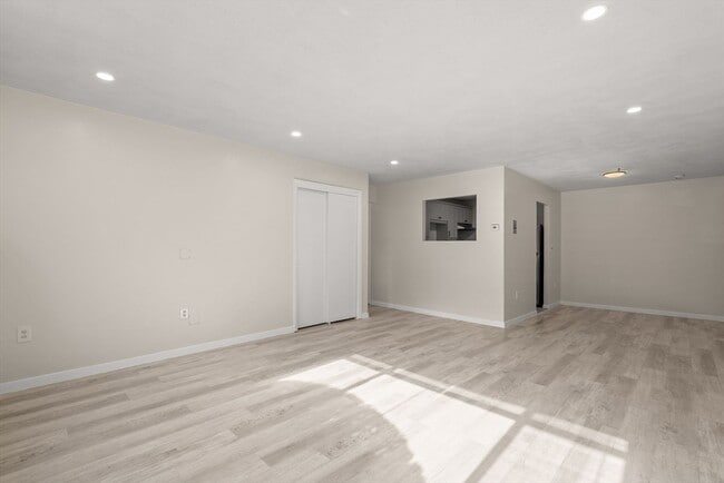 Building Photo - 68 Summer Ave