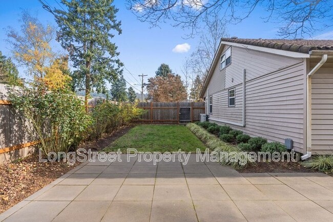 Building Photo - 7788 SE Thompson Rd