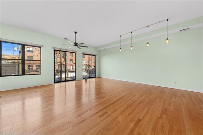 Building Photo - 2511 N Milwaukee Ave