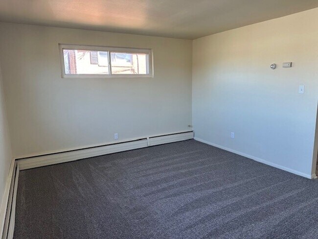 Building Photo - 130 Adelia St