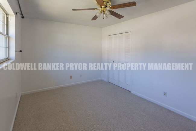 Building Photo - 598 Highland Dr