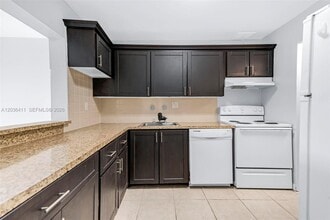Building Photo - 7900 Fairview Dr