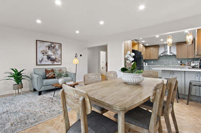 vEnjoy vistas from dining and family room - 3600 Klamath St