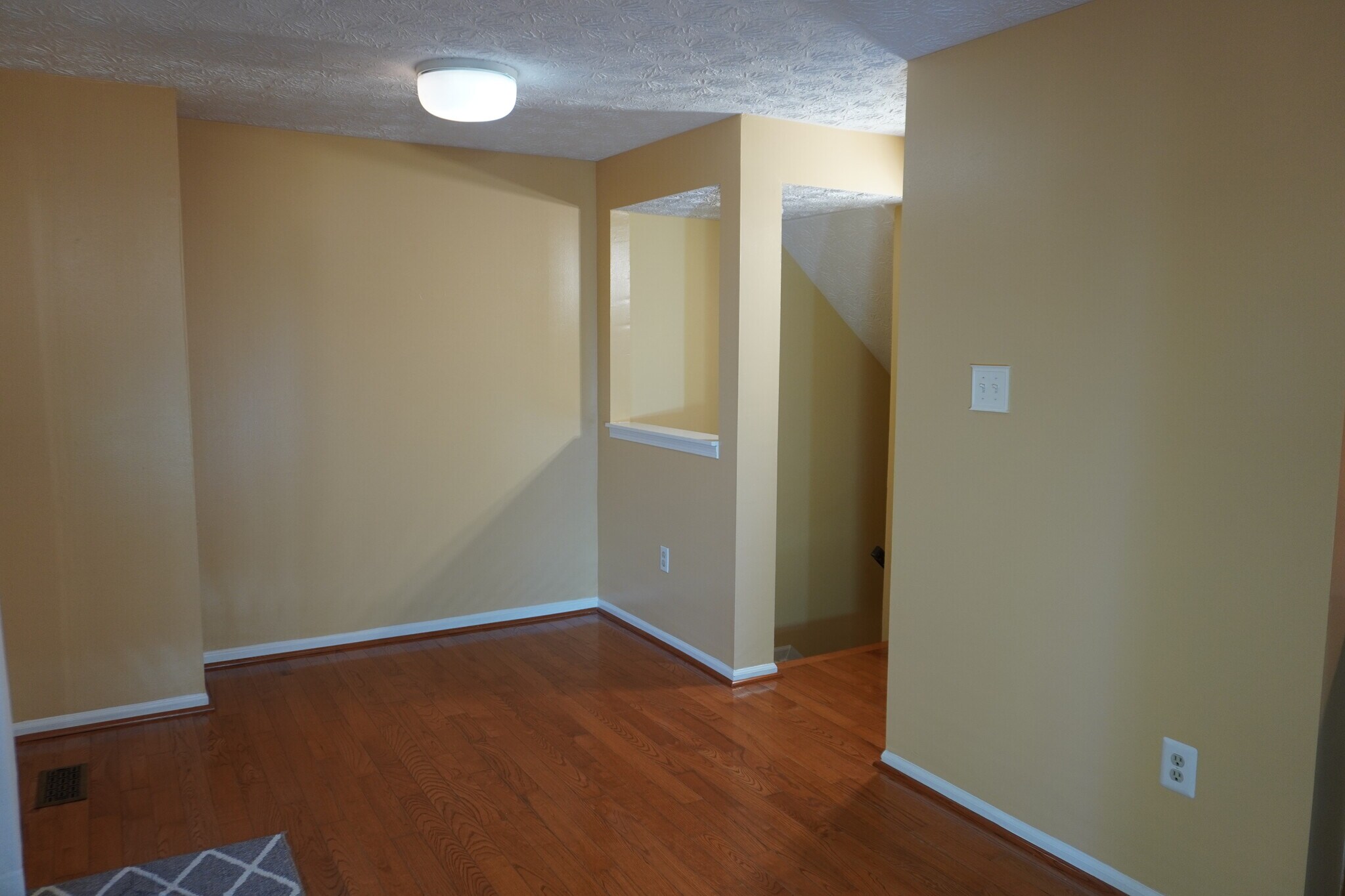 Building Photo - 37 Trailwood Rd