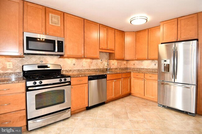 Building Photo - 4620 N Park Ave