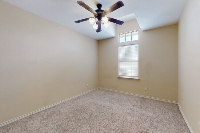 Building Photo - 303 Capps Dr