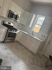 Building Photo - 2518 N 33rd St