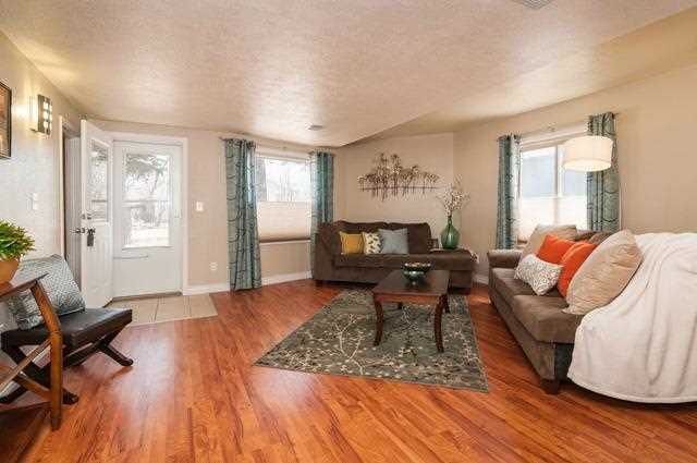 Building Photo - ONE-LEVEL 3 BED, 1 BATH, 2 GARAGE HOME ON ...