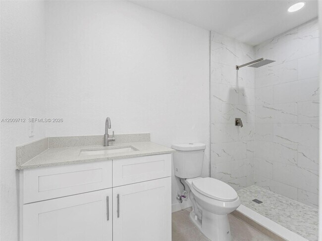 Building Photo - 1368 W 29th St