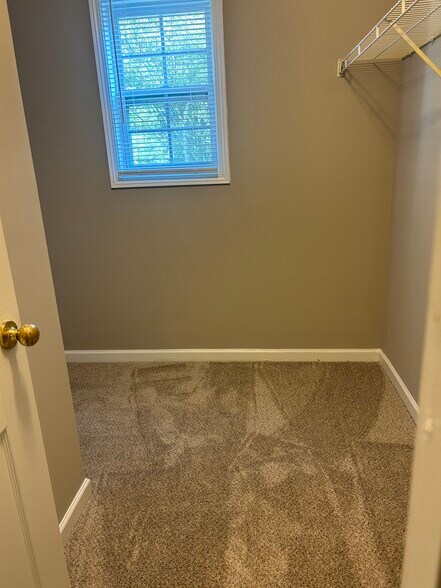 Master walk-in closet - 6694 Evans Trce