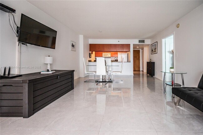 Building Photo - 1200 Brickell Bay Dr