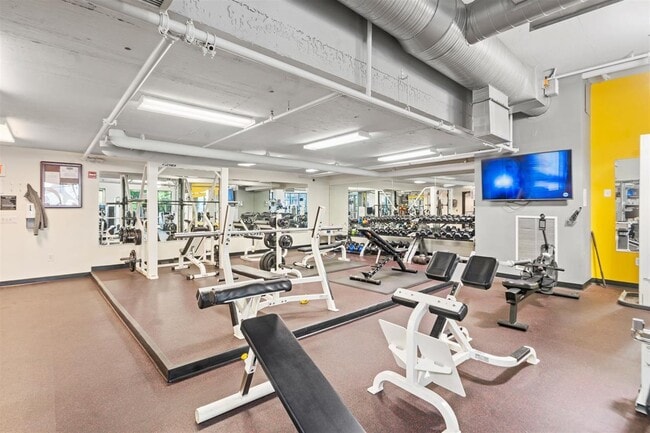 Building Photo - 700 Grove St