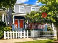 Building Photo - 2206 Barnard St