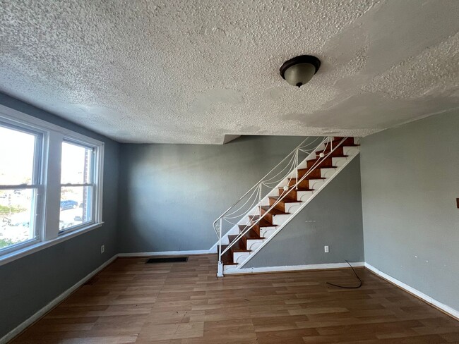 Building Photo - 6741 Horrocks St