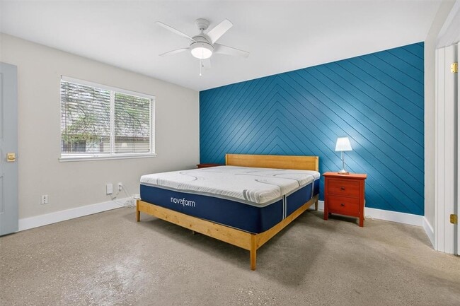 Building Photo - 1182 Waller St