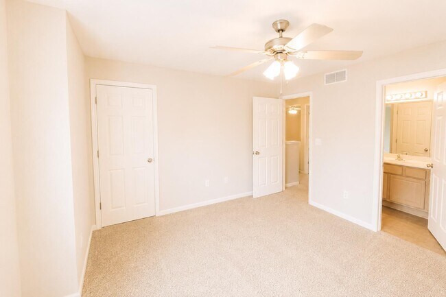 Building Photo - 4005 Snowy Owl Dr