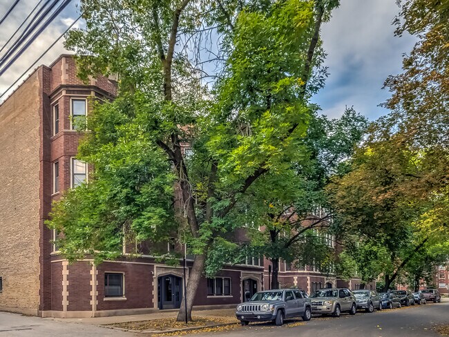 Building Photo - 7020 N Paulina St