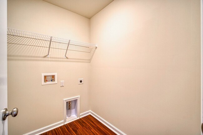 Building Photo - 580 Millsgate Cir