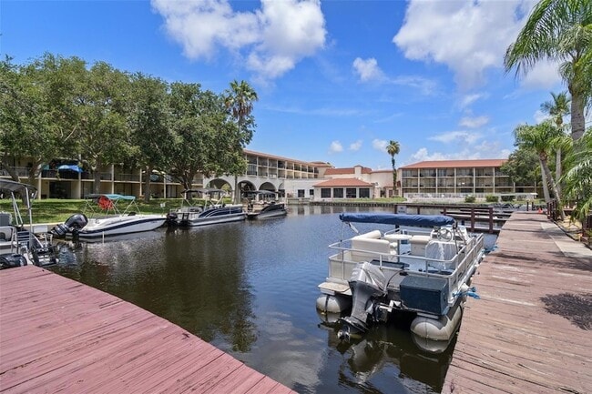 Building Photo - 2587 Cyprus Dr