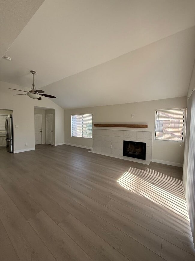 Building Photo - Tatum and Shea - Fully Remodeled Gated Condo that overlooks pool!