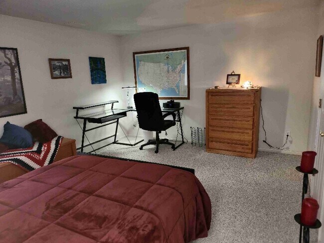 Building Photo - 422 1/2 Prospectors Point
