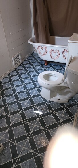 Building Photo - 910 Randolph St