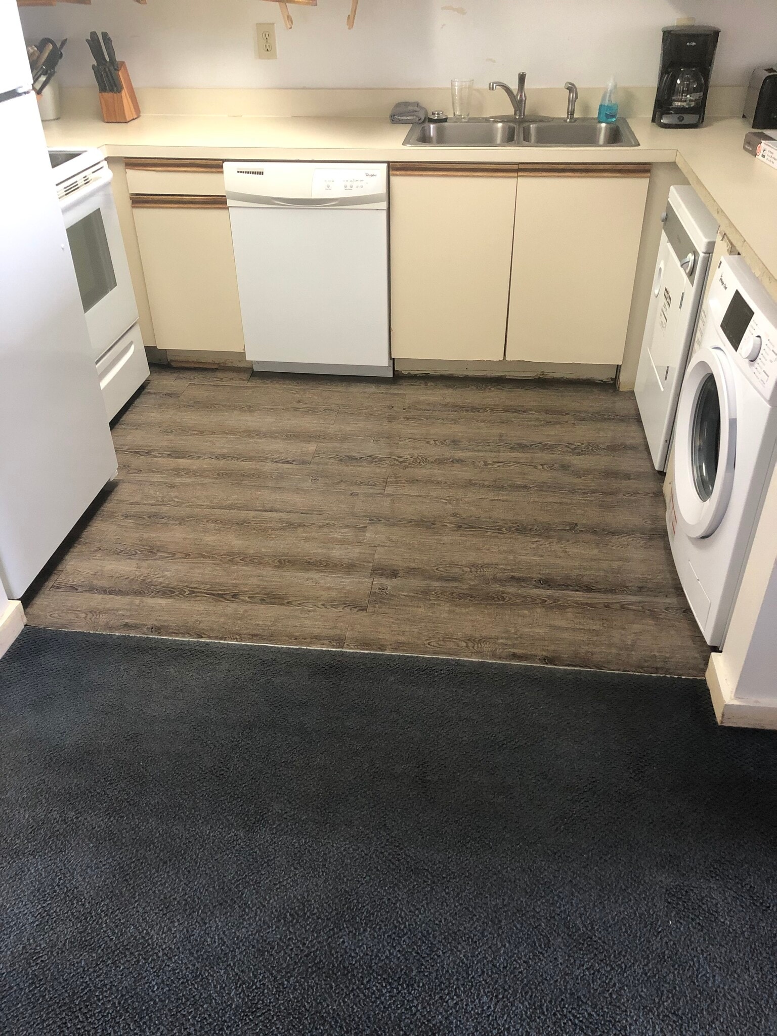 Kitchen - 1905 S Ocean Blvd