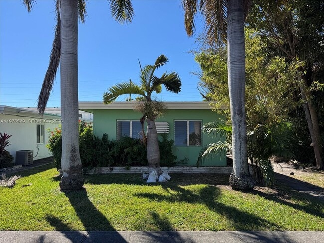 Building Photo - 816 NE 10th St