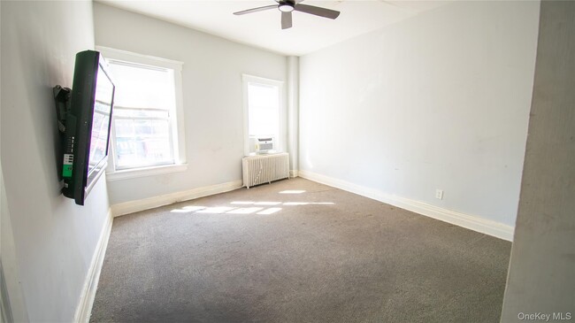 Building Photo - 839 Merrick Rd