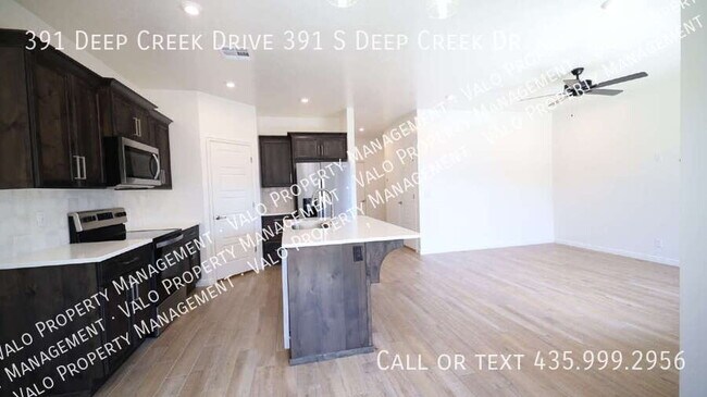 Building Photo - 391 Deep Crk Dr