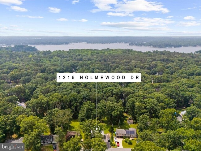 Building Photo - 1215 Holmewood Dr