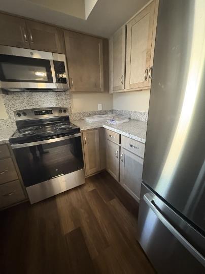 Building Photo - 5095 W Kadota Ave