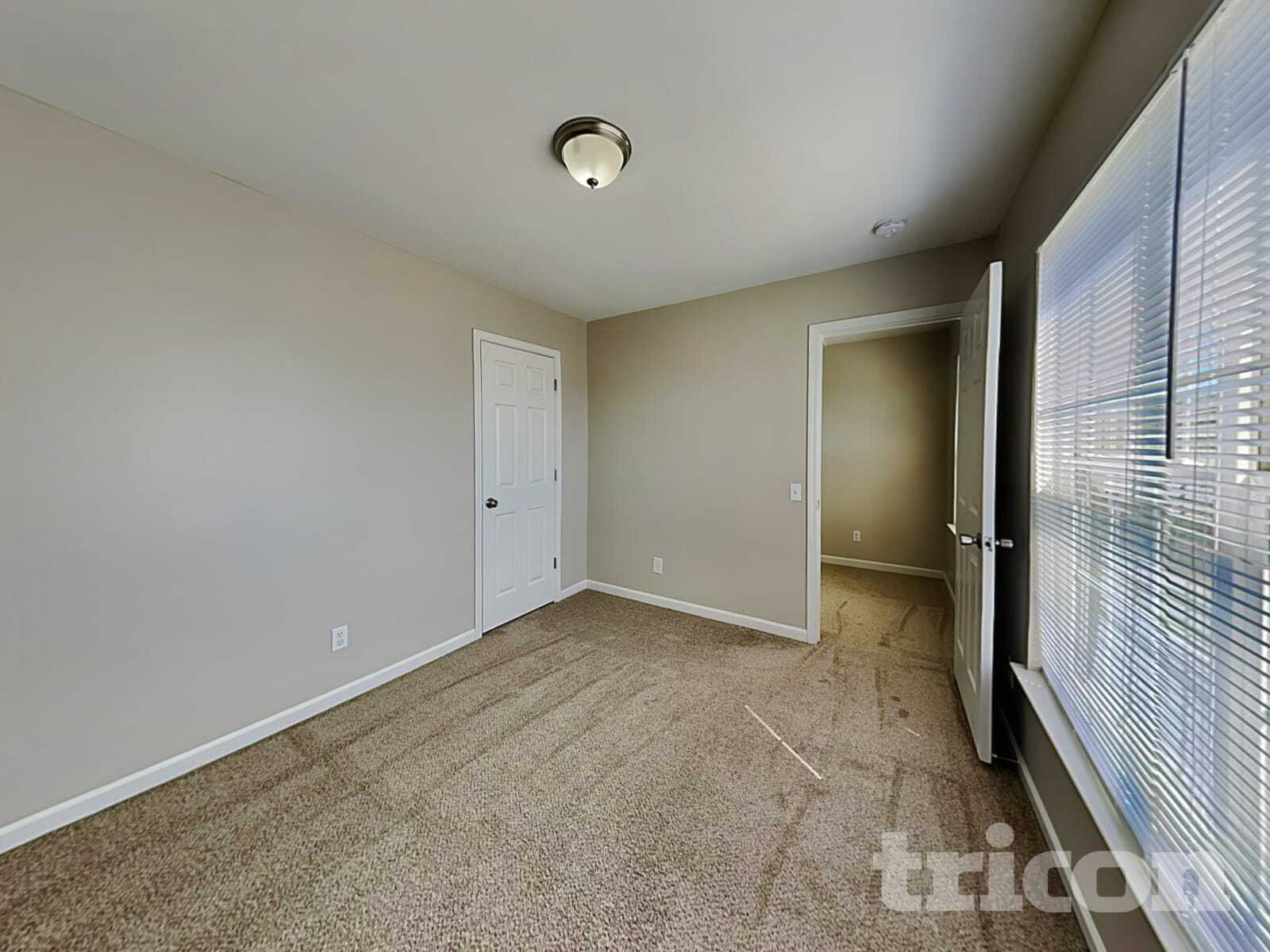 Building Photo - 5400 Peachwood Dr