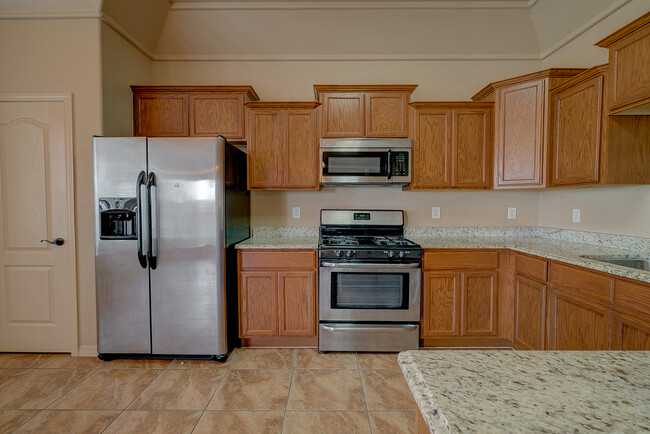 Building Photo - Eastside 3 Bedroom 2.5 Bath