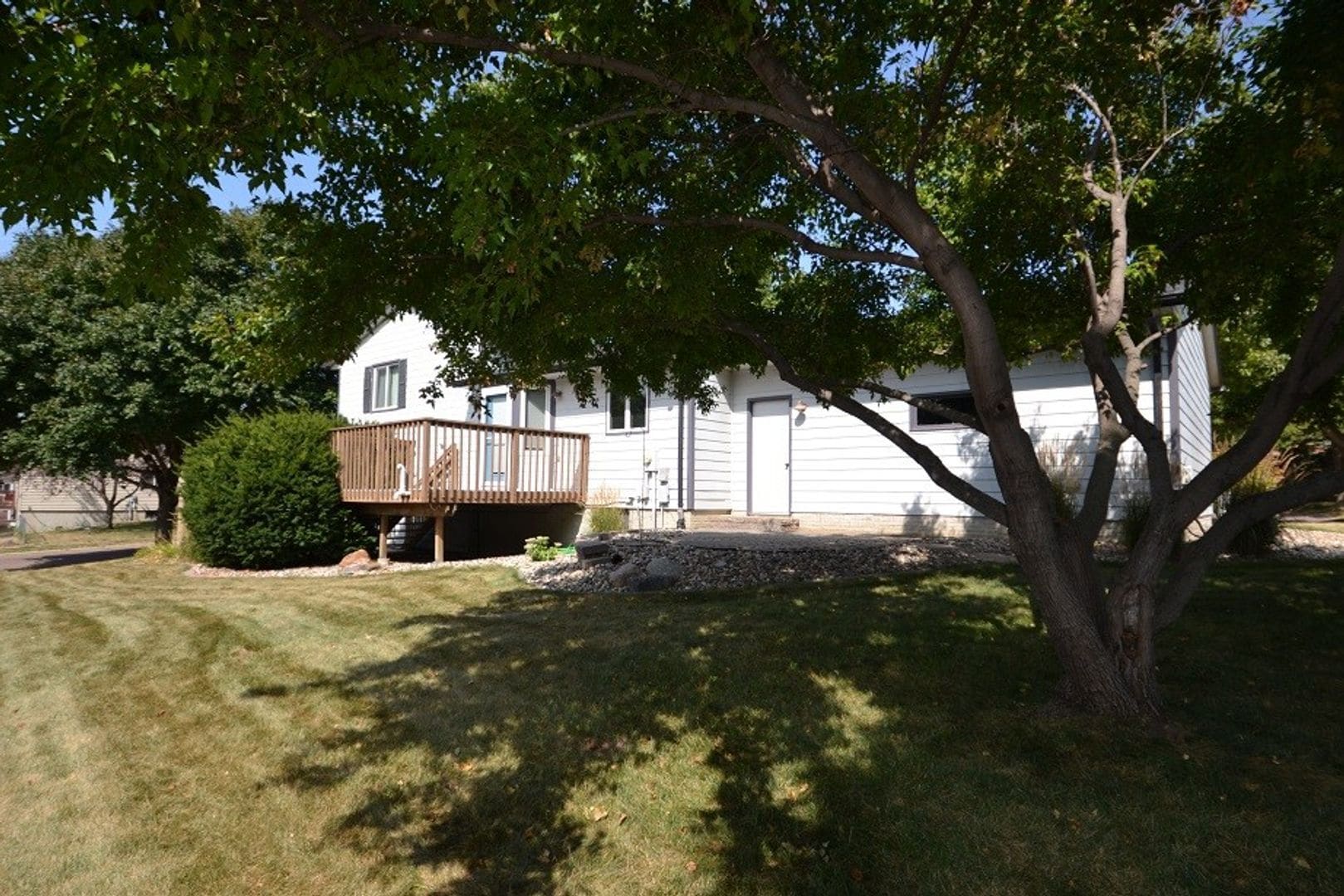 Building Photo - 4401 E Oak St
