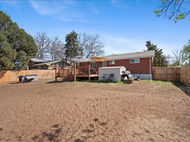 Building Photo - Spacious 5-Bedroom Ranch Backing to the High Line Canal in Littleton