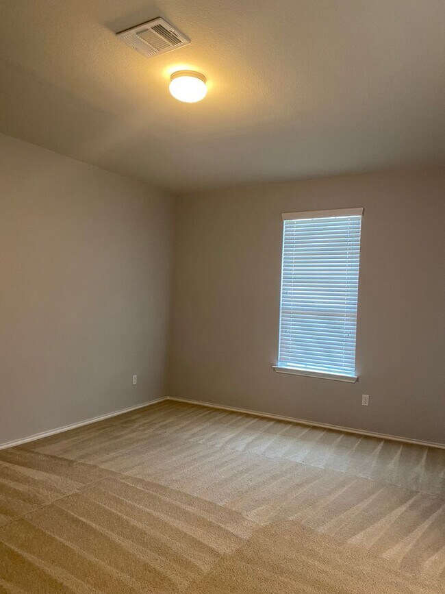 Building Photo - Coming Soon in Lake Pointe!