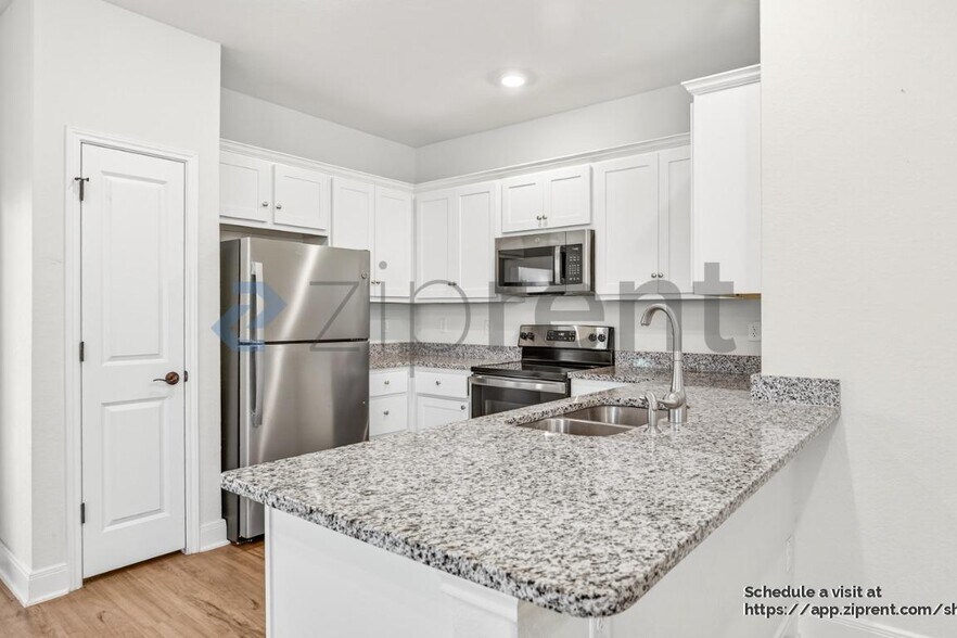 Building Photo - 13827 Enzo Gate