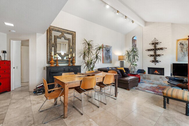 Building Photo - 73419 Foxtail Ln