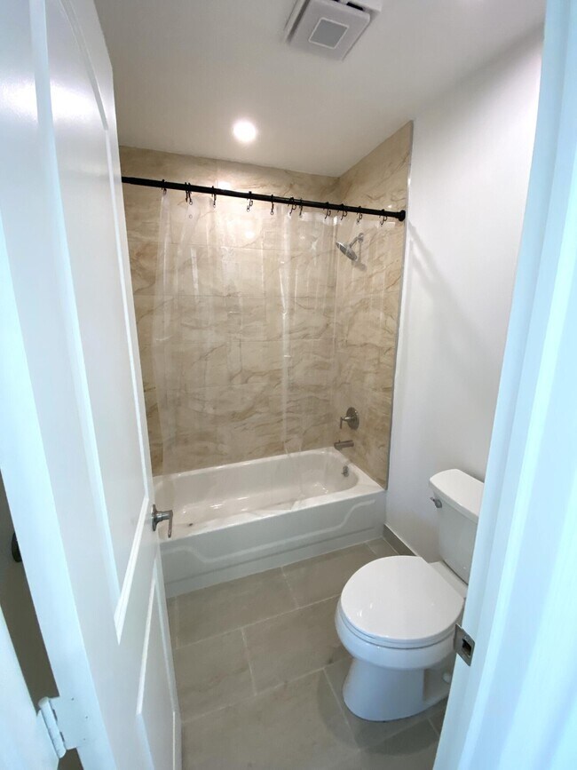 Building Photo - 2450 Black Olive Blvd