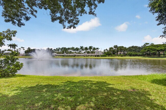 Building Photo - 1204 Oakwater Dr