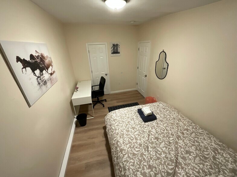 Building Photo - 871 Harrison Ave