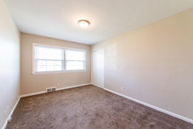 Building Photo - Fall in Love with this home!!!